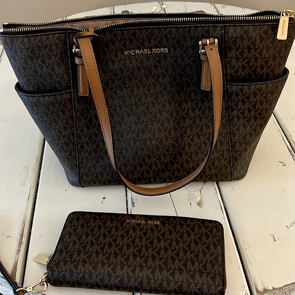 Michael Kors purse and matching wallet